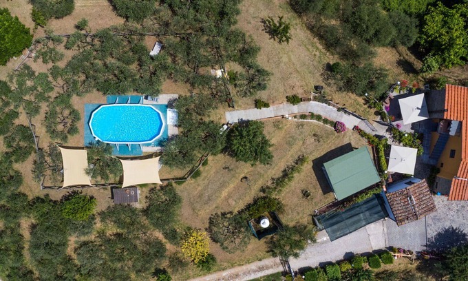 Pescia House | Inviting Villa Apartment for 6 with Private Pool & WIFI