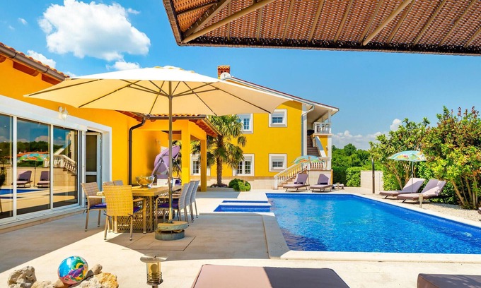 Marceljani Apartment | Cozy Apartment Retreat in Scenic Marceljani Village