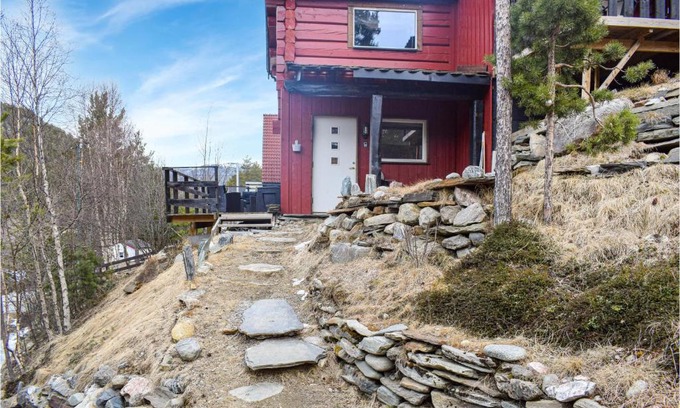 Lom Apartment | Cozy Apartment in Bøverdalen with WiFi and Pet-Friendly
