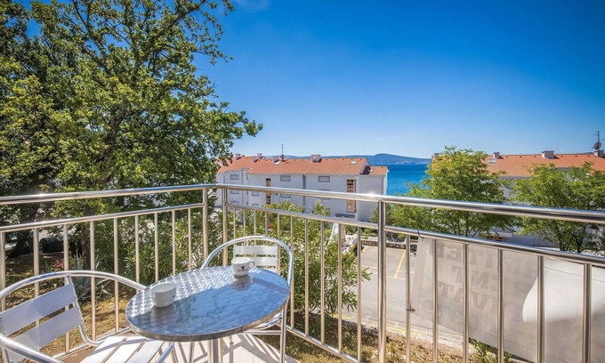 Selce Apartment | Cozy Apartment Near the Sea in Selce - Ocean Views Await