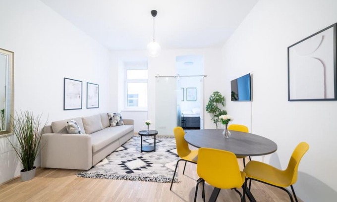 Roßau Apartment | Inviting Apartment in the Heart of Vienna, Pet Friendly