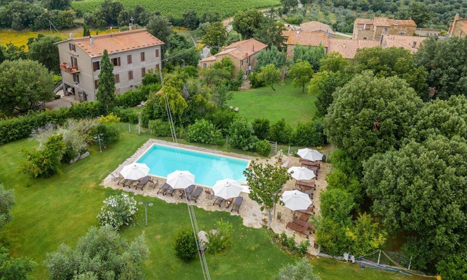 Sasso dʼOmbrone Villa | Inviting Villa with Pool, WIFI & Panoramic Views