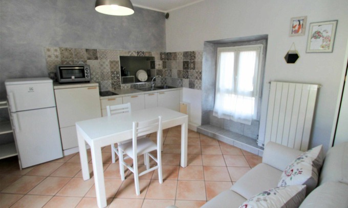 Germignaga Apartment | Cozy Apartment for 3 with Lake View and Free WiFi