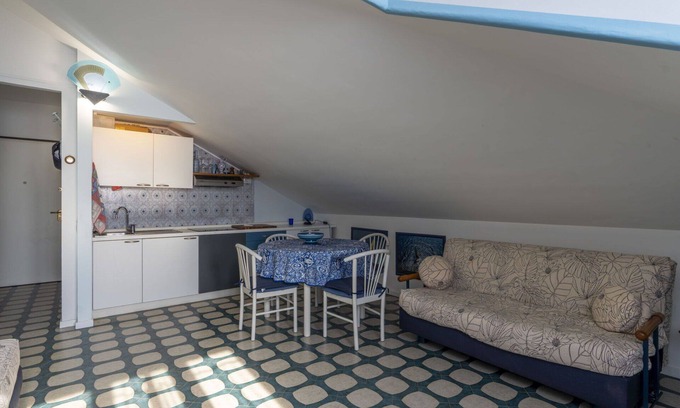 Laigueglia Apartment | Cozy Oceanfront Apartment for 3 with WiFi & A/C