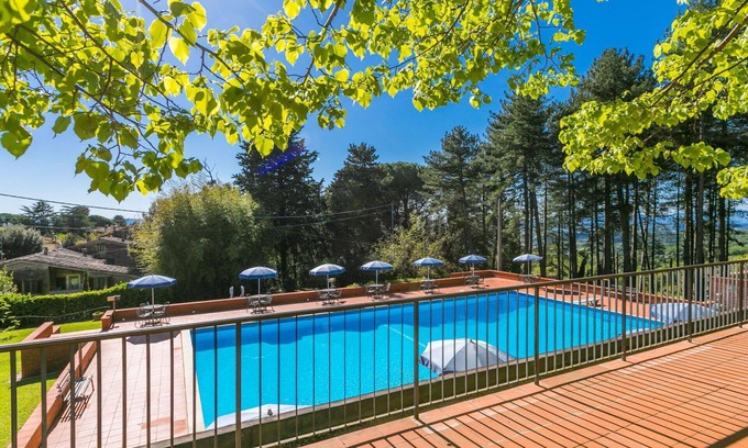 San Vivaldo Villa | Cozy Villa Apartment for 6 with Pool and Pet-Friendly Perks