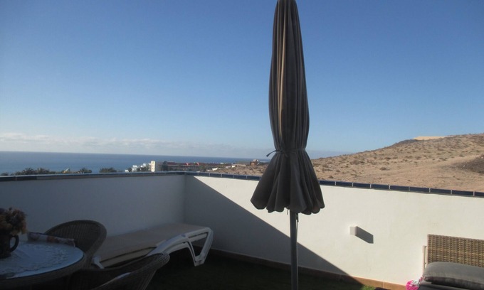 Bahia Calma Apartment | Oceanfront Apartment Linda Mar with Breathtaking Views