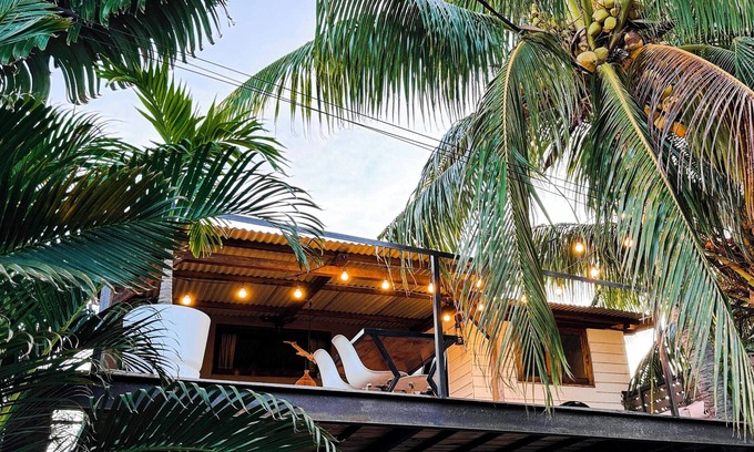 Tamarin Apartment | Cozy Oceanfront Apartment Steps from the Beach (Ti Bout Paradi)
