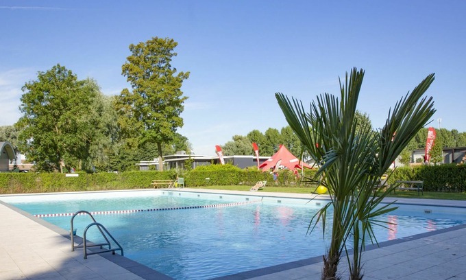 Strijensas Apartment | Beautiful apartment for 6 people with WIFI, TV, terrace and parking