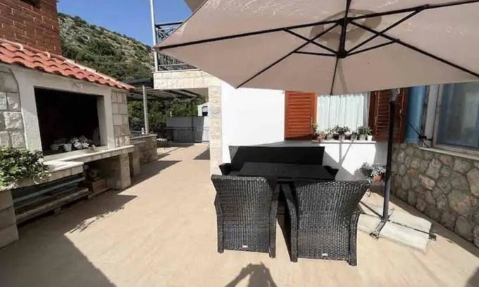 Stikovica Apartment | Serene Apartment with Expansive Terrace and Ocean Views