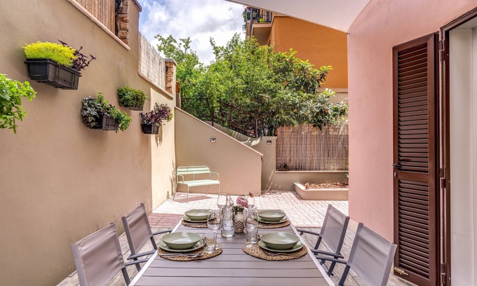 Gianicolo Apartment | Idyllic Apartment with Garden - Perfect for Families & Pets