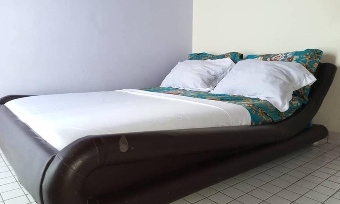 Bonaberi Apartment | Convenient 2-Bed Apartment with Kitchen and Breakfast
