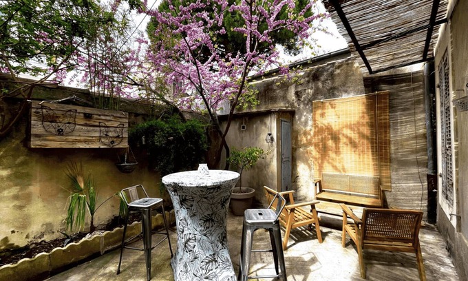 Lodi Apartment | Inviting Apartment Steps from Notre-Dame-du-Mont