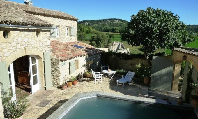 Belvezet House | Authentic Stone Village House with Private Pool near Uzès