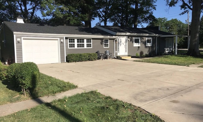 Avon Lake House | Ideal Avon Lake Retreat with Pool and Spa Amenities