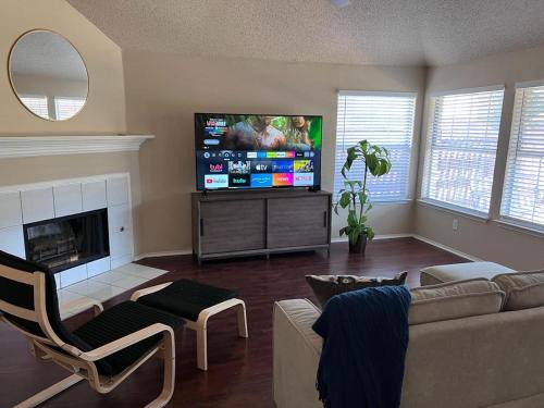 Plano House | Pet-Friendly 4-Bedroom Vacation Home with Backyard Oasis