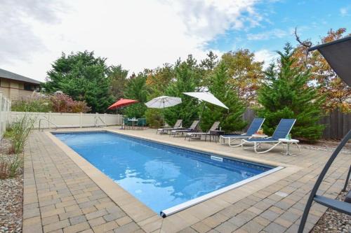 North Truro House | Inviting Poolside Retreat with Beach Access and Family Amenities