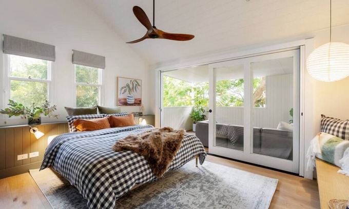 Balmain East House | Charming Balmain East Cottage with Breakfast & Kitchen Access