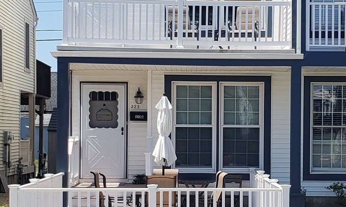 Brigantine House | Inviting Beach Block House with Ocean View & Breakfast