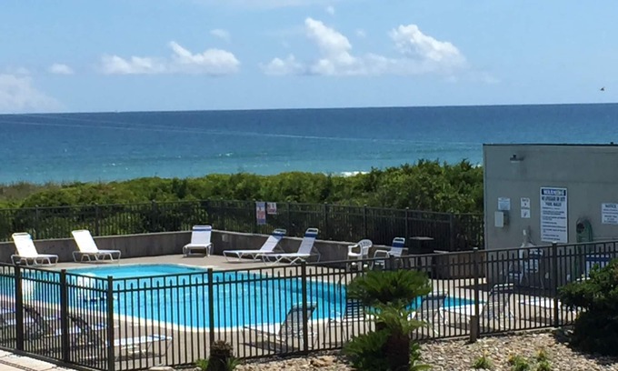 Morehead City Condo | Ocean View Beach Condo with 2 Pools & Guest Rated 9.8