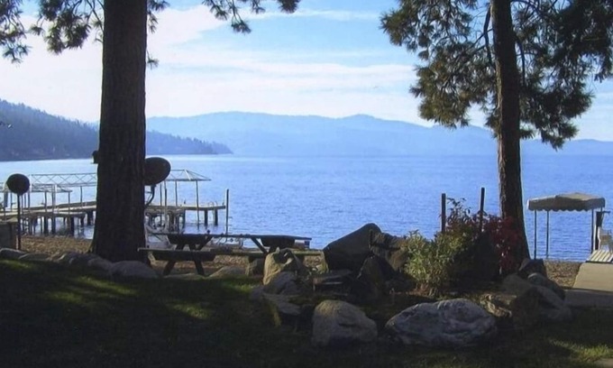 Coeur d'Alene House | Inviting Beach Cottage Steps from Lake CDA - Guest Rated 9.8