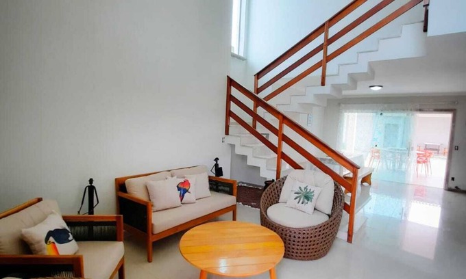Prado House | Inviting Beach House with Ocean Views and Family-Friendly Perks