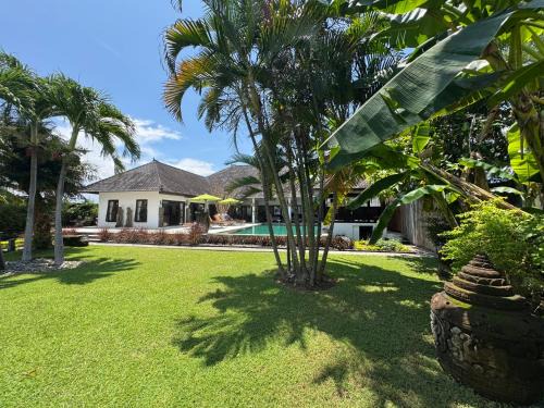 Kalisada Villa | Tranquil Beach Villa Nujum with Pool and Ocean View