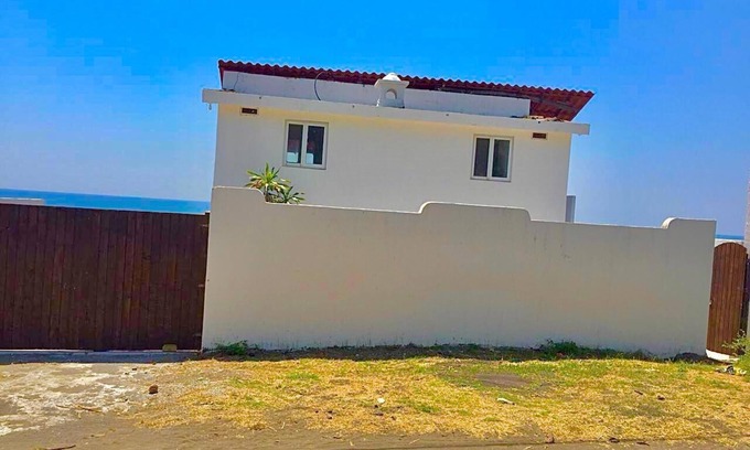 Iztapa House | Idyllic Beachfront Retreat with Private Pool & Ocean Views