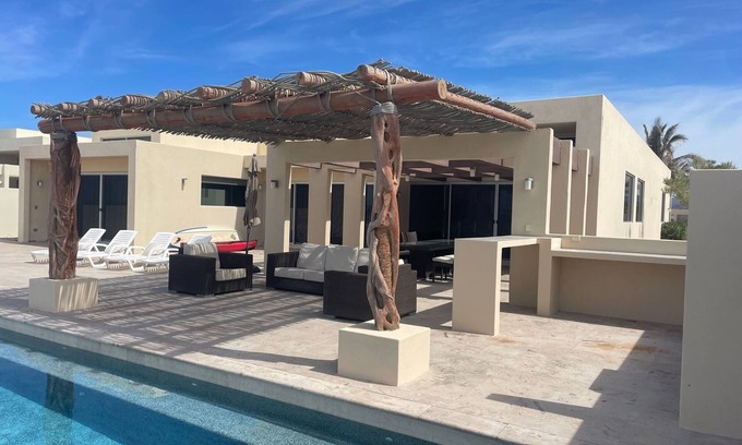 La Ribera Villa | Tranquil Beachfront Villa with Private Pool & Ocean View