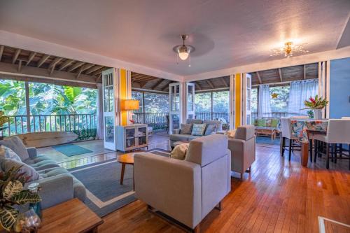 Maunaloa House | Beachfront Townhouse in Molokai, Hawaii - 4-Star Retreat