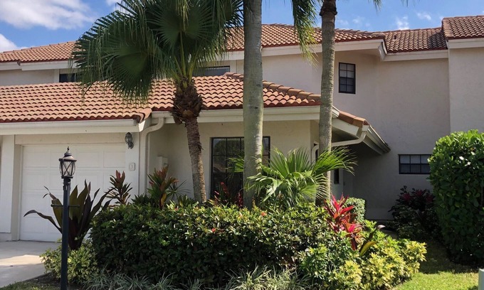 Hamptons at Boca Raton House | Inviting Boca Home: Ideal for Families with Pool & Tennis