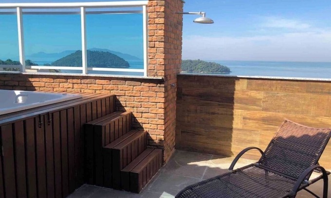Conceicao de Jacarei Apartment | Elegant Oceanfront Penthouse at Porto Real Suites
