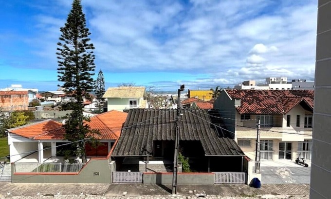 Enseada Apartment | Cozy Apartment Just 200m from the Beach with Spa & Breakfast