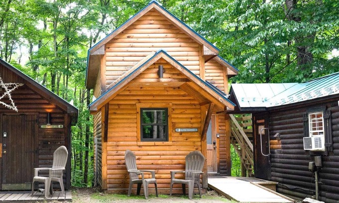 Warren Cabin | Newly Built Cabin Steps from Sugarbush Resort, Rated 10/10