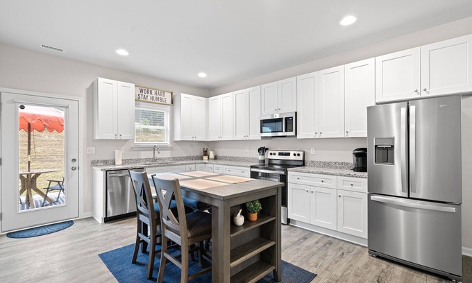 Bessemer City House | Modern Brick Retreat with Pool and Spa Amenities
