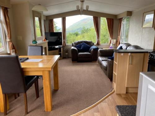 Nostie Apartment | Beautiful Bright holiday let, 5 Miles from Dornie