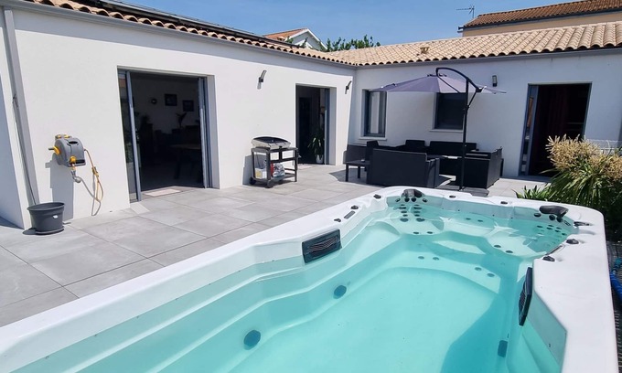 Angoulins House | Serene Seaside House in Angoulins/Mer Near La Rochelle