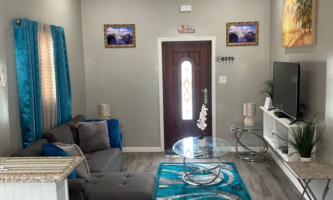 North Palmetto Point Cottage | Beautiful 1BR cottage in North Palmetto Point w/A/C, Wi-Fi, washer & dryer