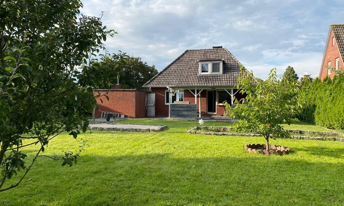 Emden House | Charming Bungalow with Dike View - Family-Friendly Retreat