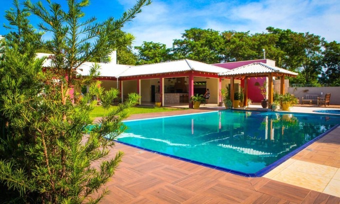 Presidente Epitacio House | Inviting Chácara Events with Pool & Kitchen Amenities
