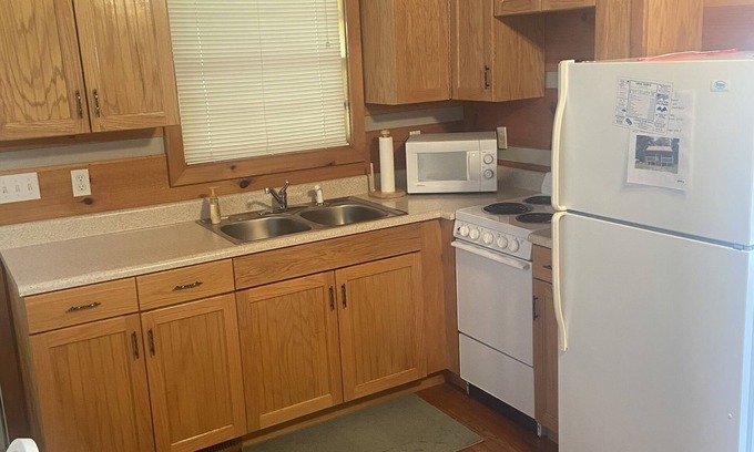 Hartford Cabin | Cozy Cabin Retreat in the Smokies - Guest Rated 9.8