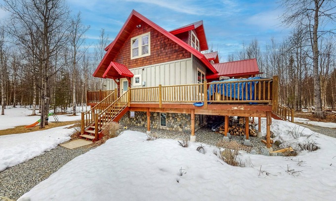 Fishhook House | Cozy Cabin Retreat with Firepit & Kitchen Near Adventure