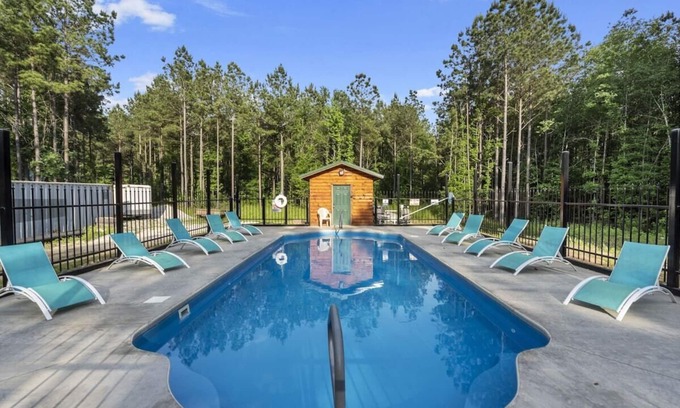 Golden Cabin | Serene Cabins with Pool and Scenic Views Await You