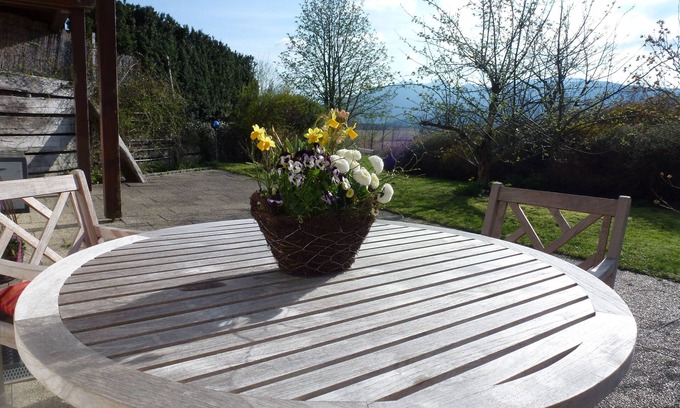 Murnau am Staffelsee Apartment | Serene 2-Room Apartment with Ocean View and Pool Access