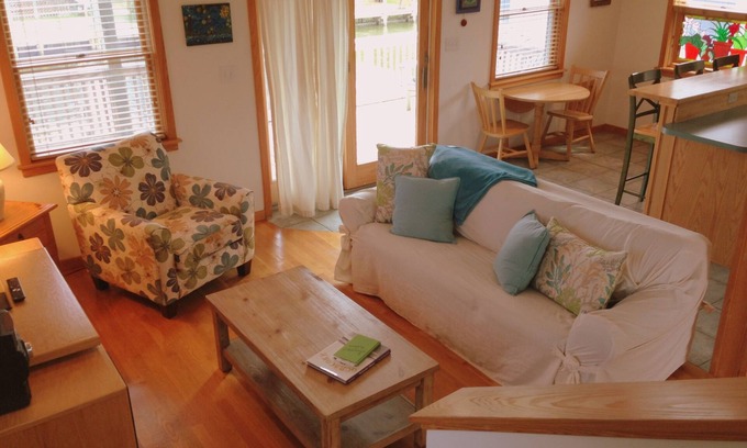 Ocracoke House | Canalfront Cottage with Ocean View - Perfect for Couples!