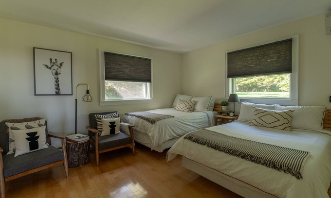Loch Sheldrake House | Inviting Catskills Country Home with Private Yard & Spa