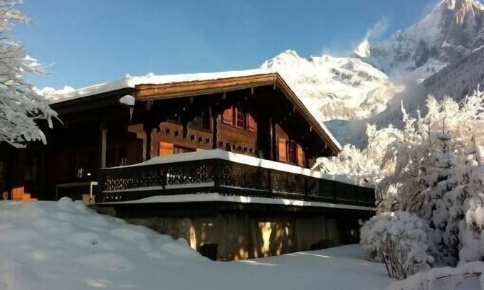 Chamonix-Mont-Blanc Ski Chalet | Inviting Chalet with Scenic Views and Spa in Chamonix