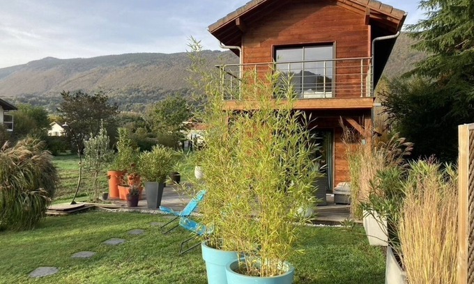 Cessenaz Ski Chalet | Eco-Friendly Chalet by Lake Annecy with Nordic Spa Access
