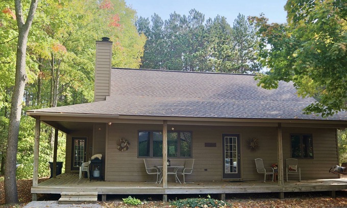 Thompsonville House | Prime Chalet at Crystal Mountain Resort - Guest Rated 10/10