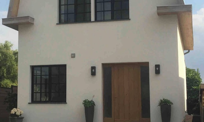Hofstade Villa | Quiet Central Getaway with Family-Friendly Amenities