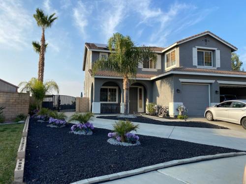 Sun City House | Enchanting City Views with Family-Friendly Amenities